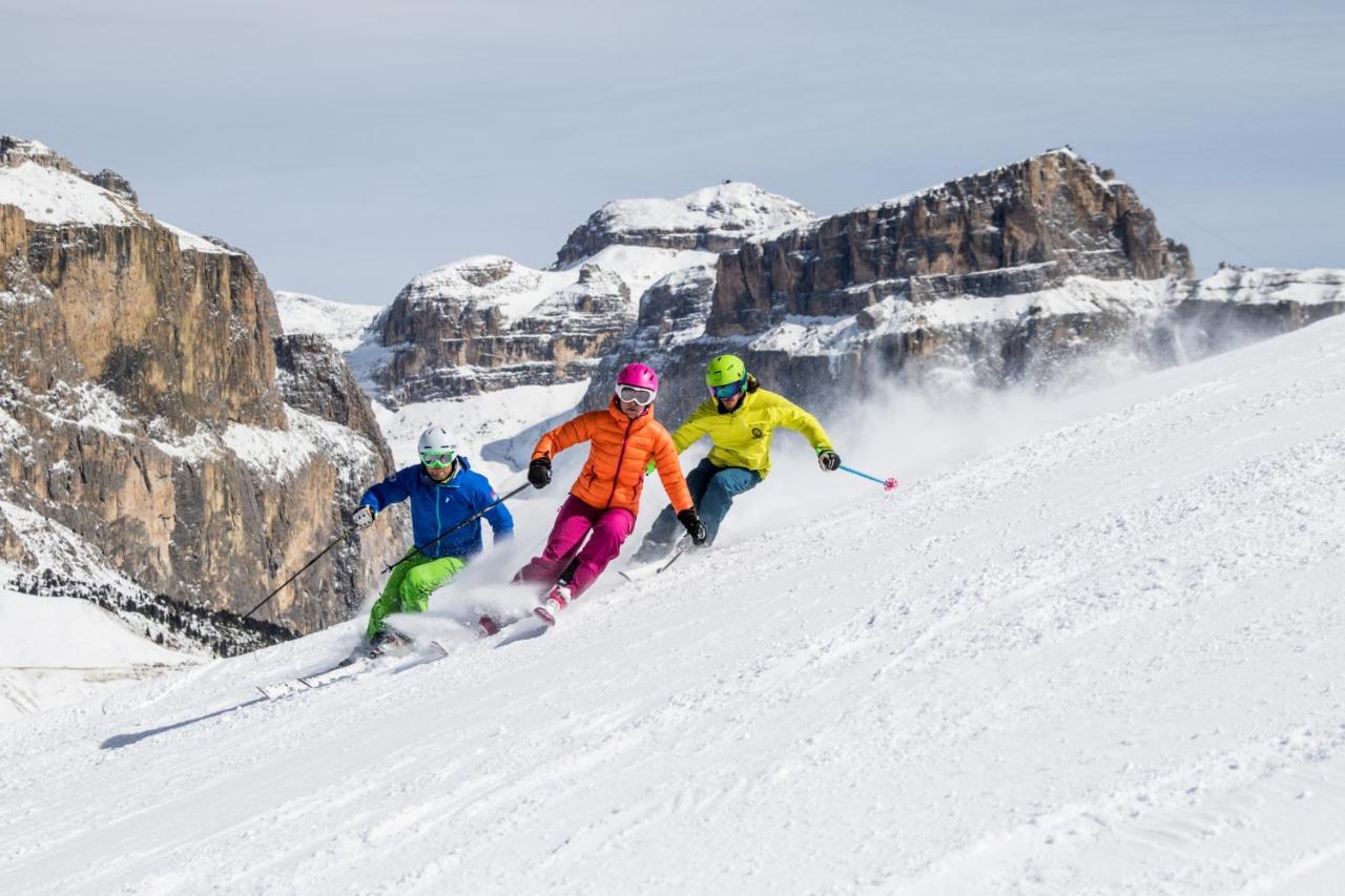 Hotel Ladinia Dolomites View Pozza di Fassa Exterior foto