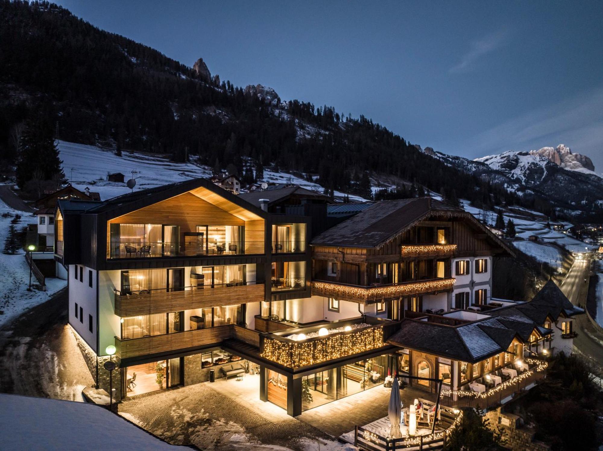 Hotel Ladinia Dolomites View Pozza di Fassa Exterior foto